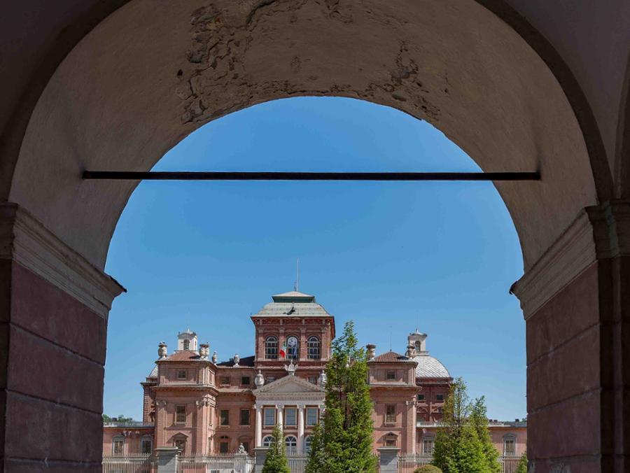 ROYAL COMMUNITY TOUR